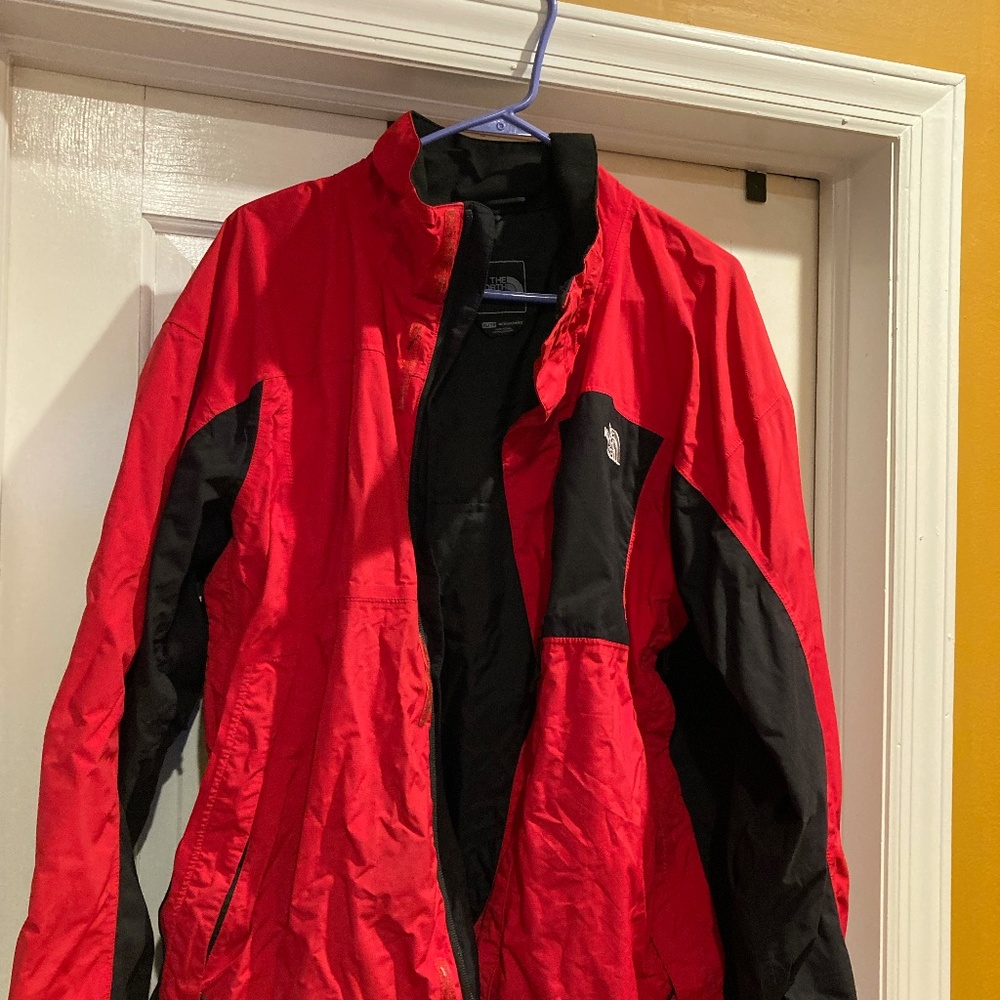 Mens XL  Lightweight NorthFace Red Hooded Jacket